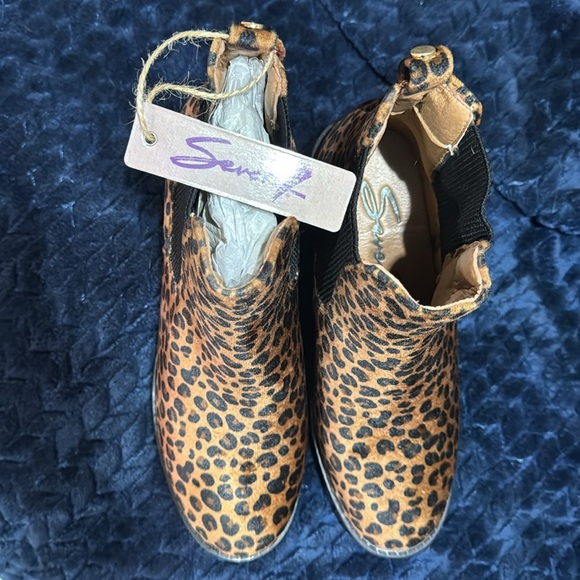 SEVEN7 NEW! Chelsea Slip-on Leopard-Print Heeled Boots - Picture 6 of 9